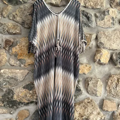 Robe d’été avec épaules nues taille unique (s/m) 